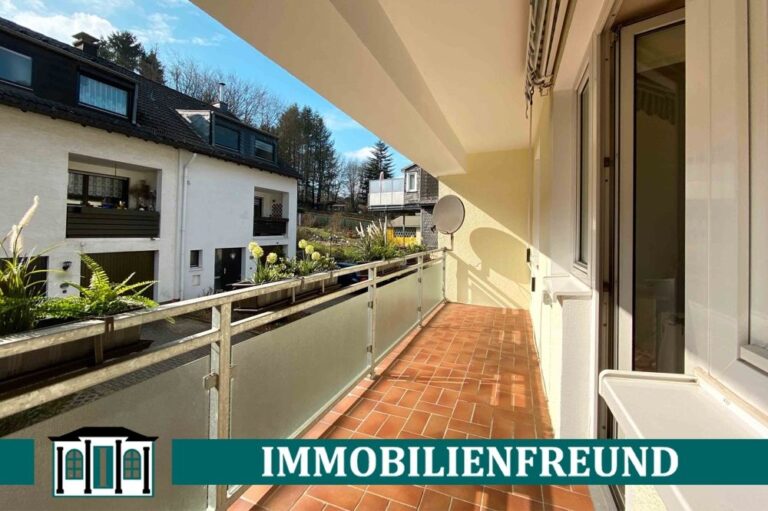 Perfekt für 1 bis 2 Personen – Tolle 2 ZKDB mit Loggia in Wuppertal-Ronsdorf