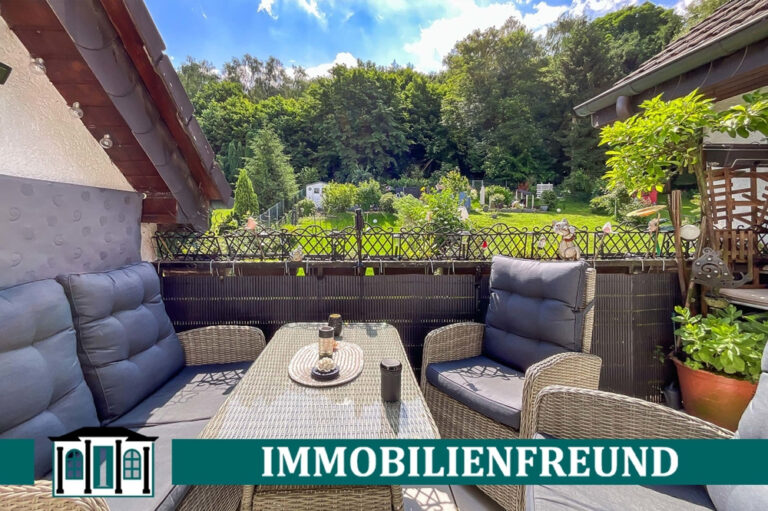 Dachgeschoss ETW mit geschlossener Galerie und Blick ins Grüne in toller Lage von Elberfeld