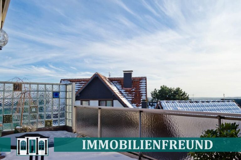 Ein Haus mit zwei Wohneinheiten in Cronenberg