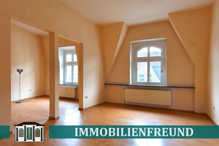+ Traumhafte 3-4 Zi. Altbauwohnung mit Balkon und Garage +